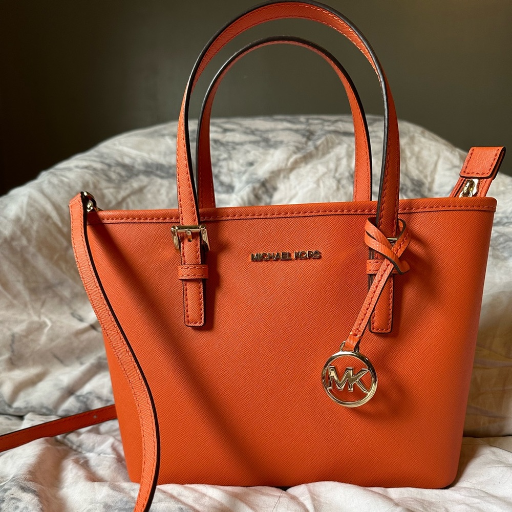 Michael Kors Jet Set crossbody
